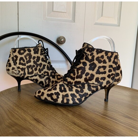 Women Michael Kors Brown Animal Print Ankle Boots - Size 6M - Picture 1 of 16